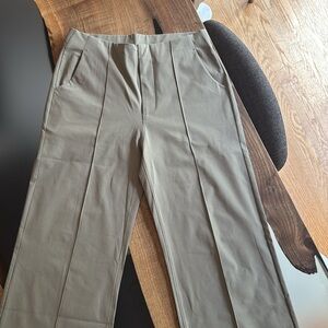 Vuori Meta wideleg women’s trousers size small